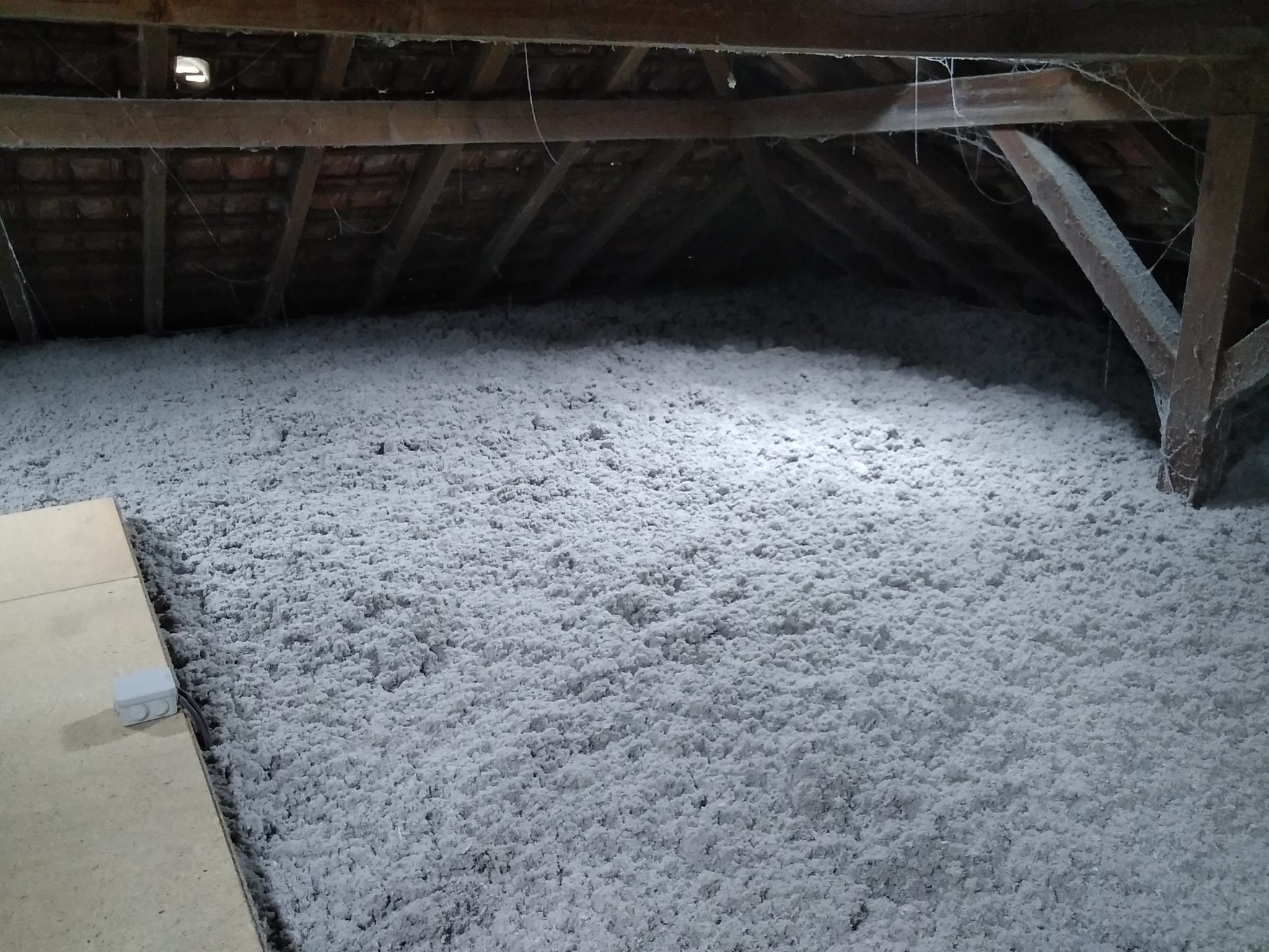 Comble aménagé isolé : ossature bois et membrane d'étanchéité à l'air